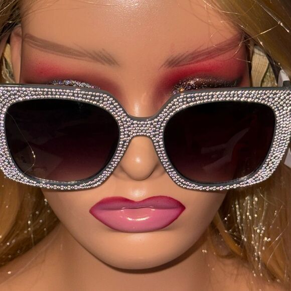 Juicy Couture grey rhinestone large frame sunglasses - Picture 1 of 10